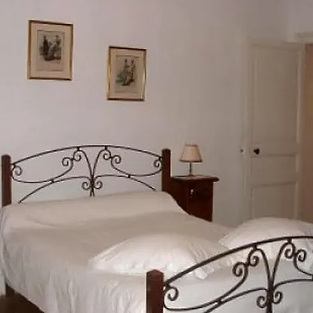 D'hotes Le Pont Bed & Breakfast 3*